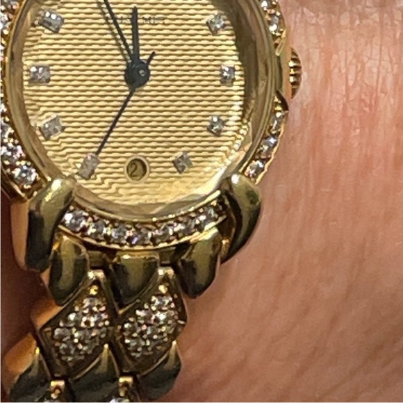 Beyond Stunning 18k solid gold The Who Watch Band Covered in diamonds - Picture 2 of 9